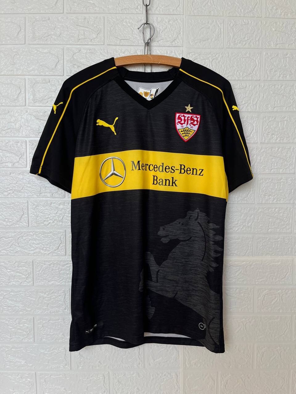 VfB Stuttgart 18/19 Away Jersey Puma #11 Donis Size M Black Soccer Shirt gallery