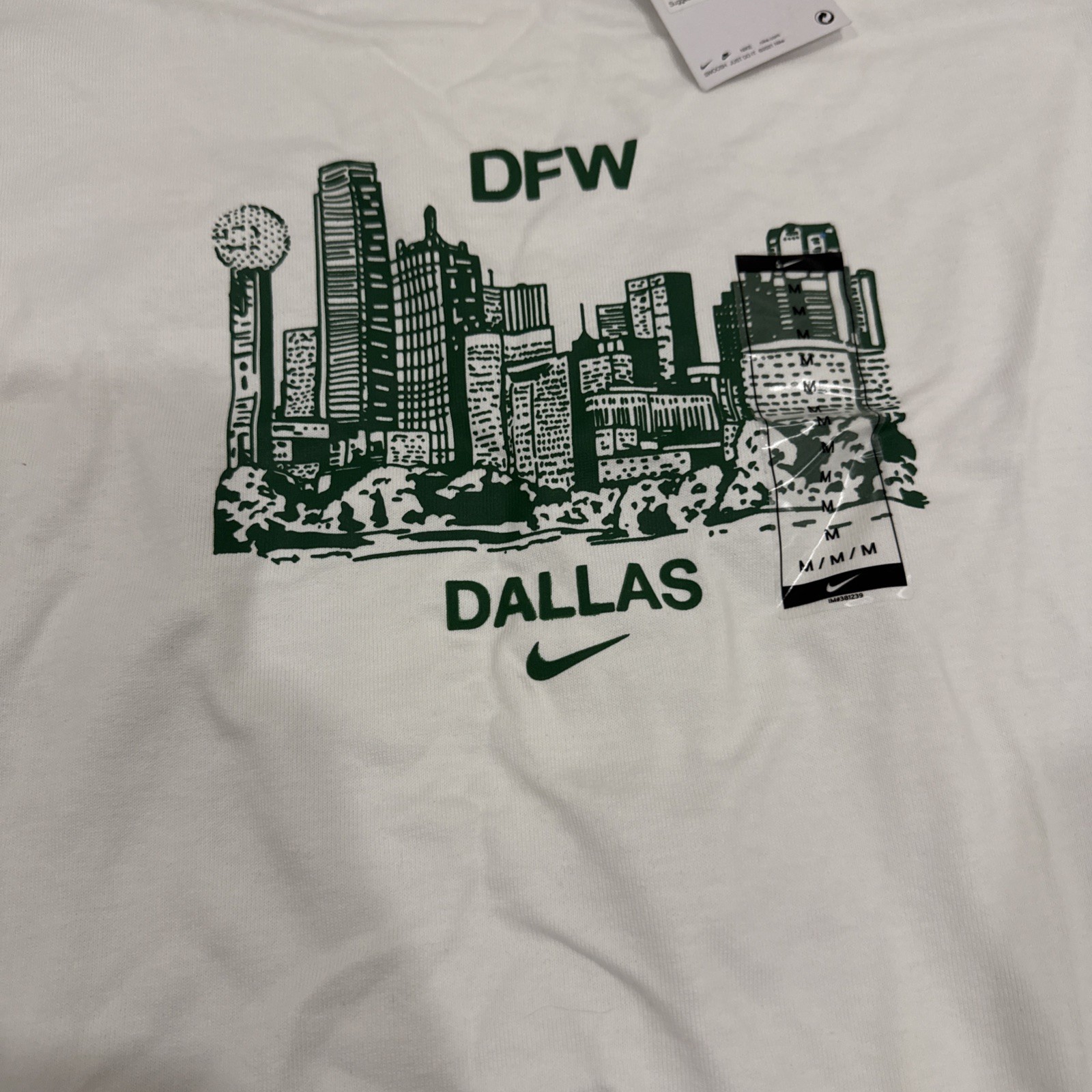 Nike Dallas DFW Skyline Shirt White Green Mens HV4620-100 Size M Medium gallery