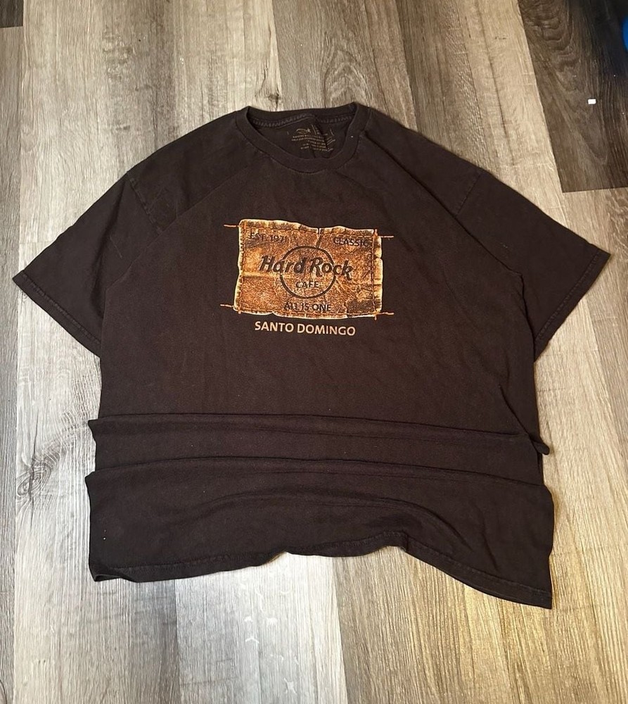 Hard Rock Cafe Santo Domingo All Is One Graphic T-Shirt Brown Large
