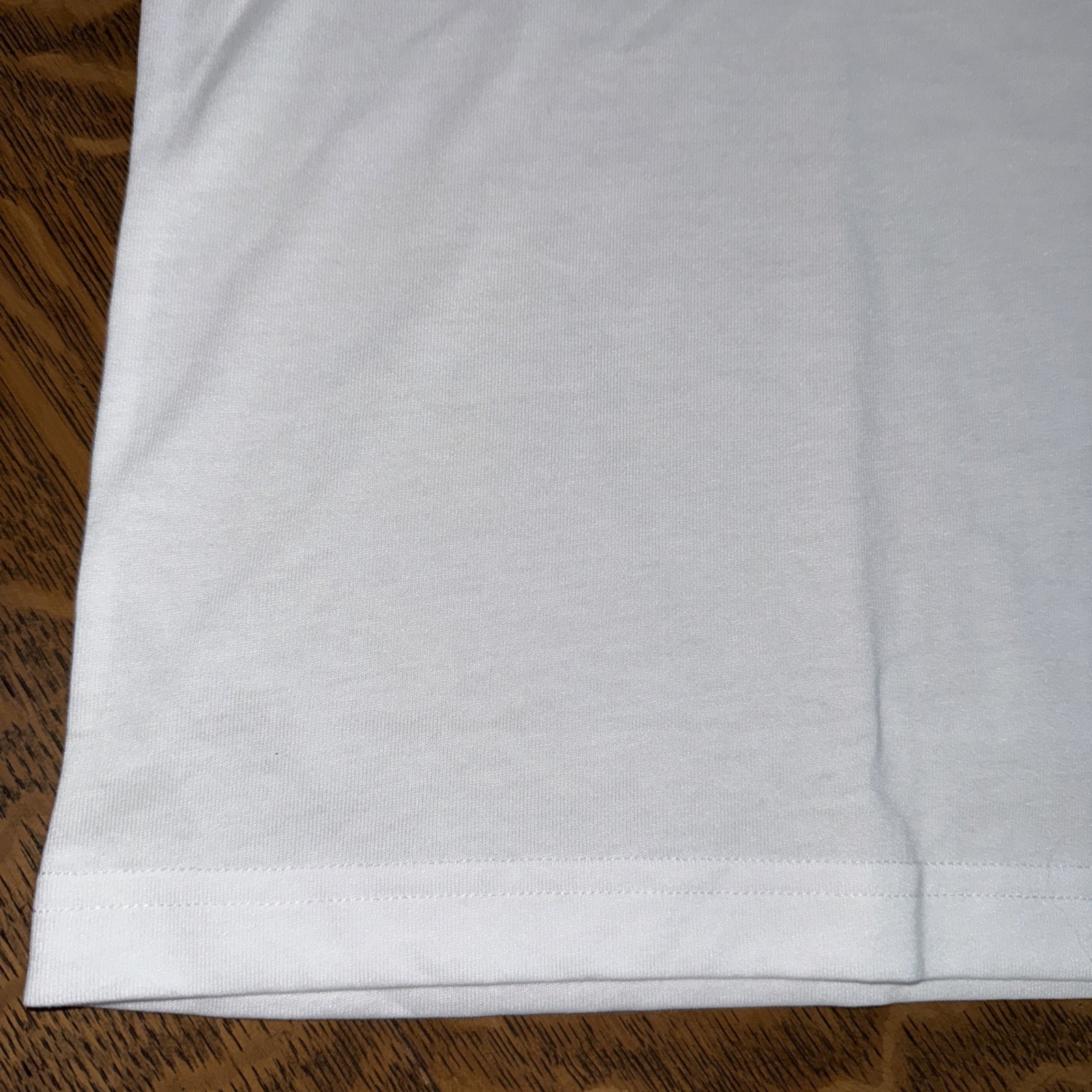 Duluth Trading Co.Men’s 40 Grit L Standard Fit Untucked Length White T-Shirt NWT gallery