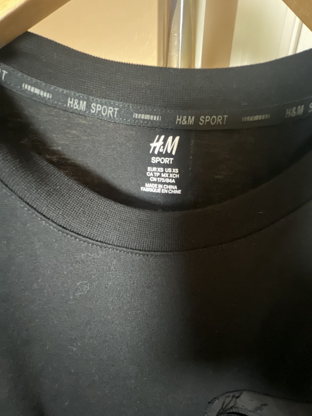 H&M Sport Black T-Shirt with Mesh Zipper Utility Pocket gallery