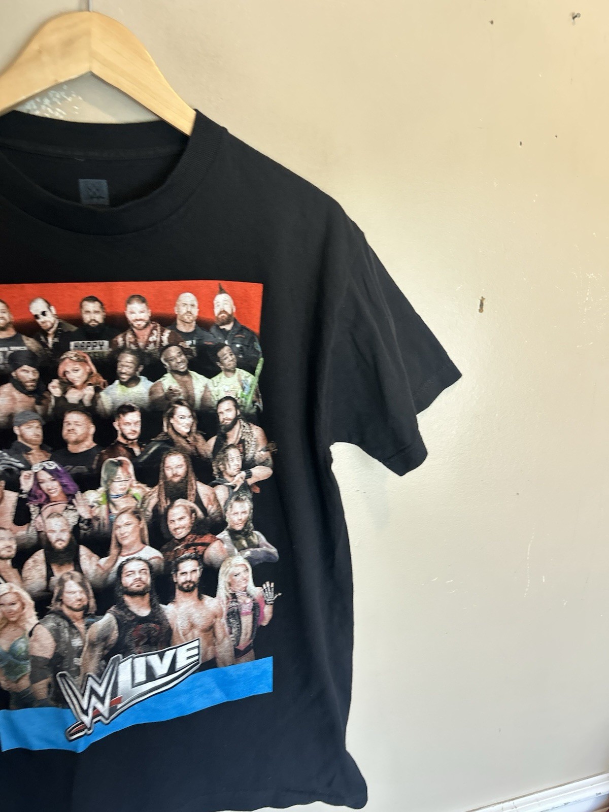 WWE Live Summer Tour 2018 Graphic Tee Black Medium gallery