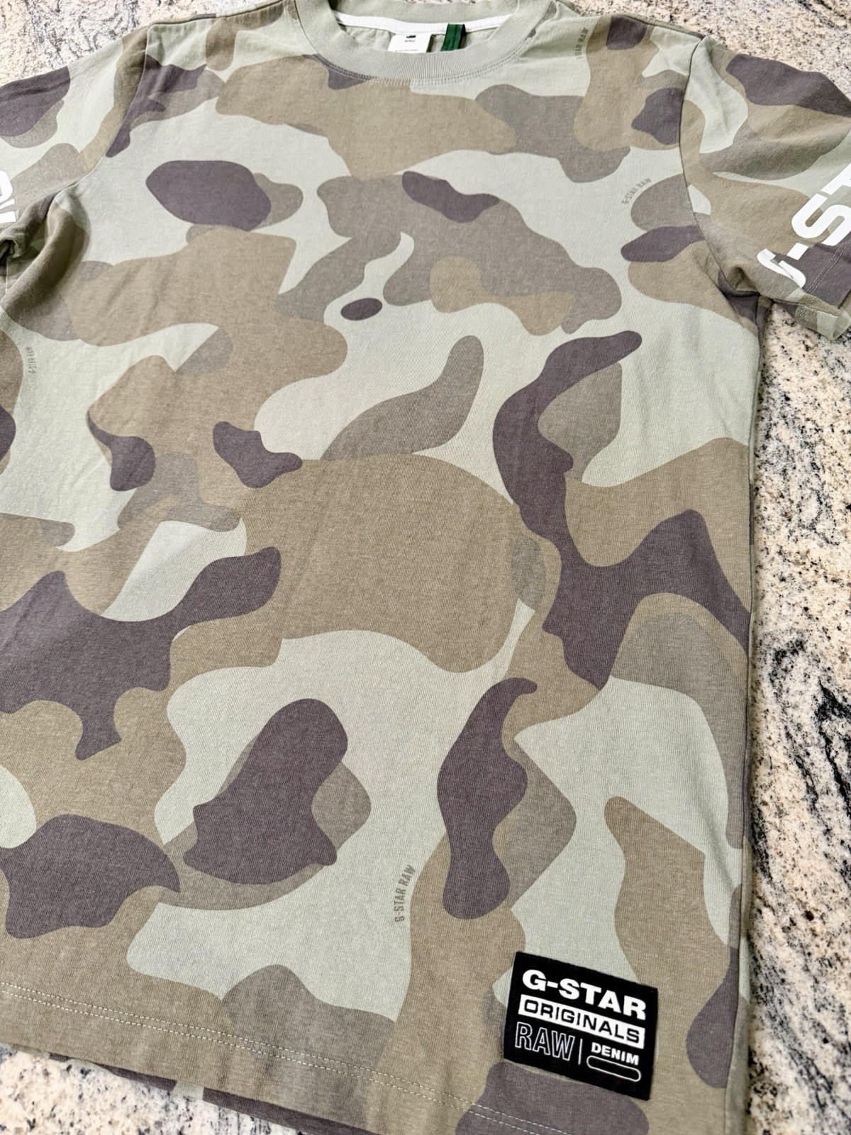 G Star Raw Denim Originals Camo Print T-Shirt Size Medium gallery