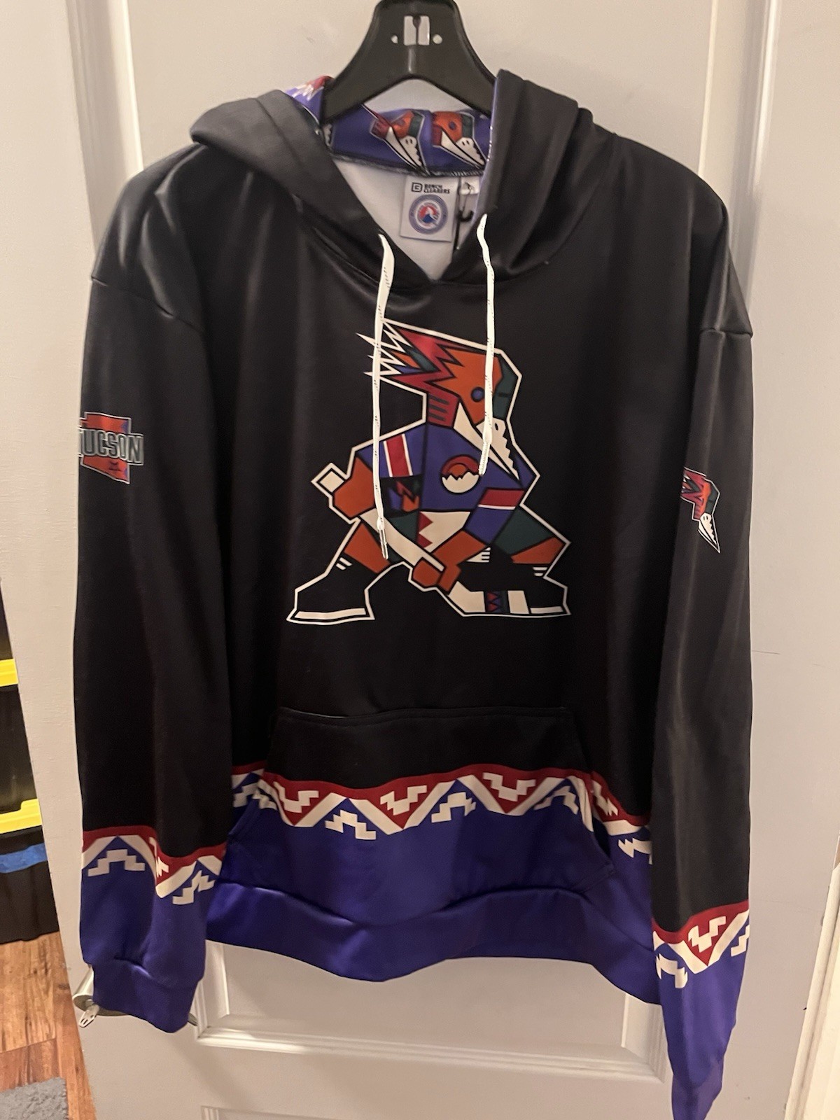 Tucson Roadrunners Kachina Alternate AHL Hockey Lace Hoodie L Large gallery