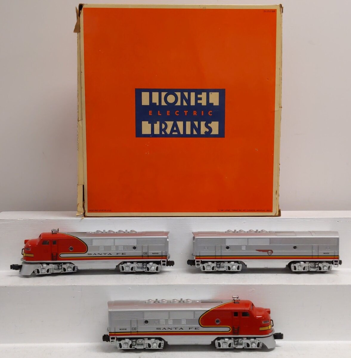Lionel 6-11711 O Santa Fe F-3 ABA Diesel Locomotive Set #8100/8100/8102 with RS
