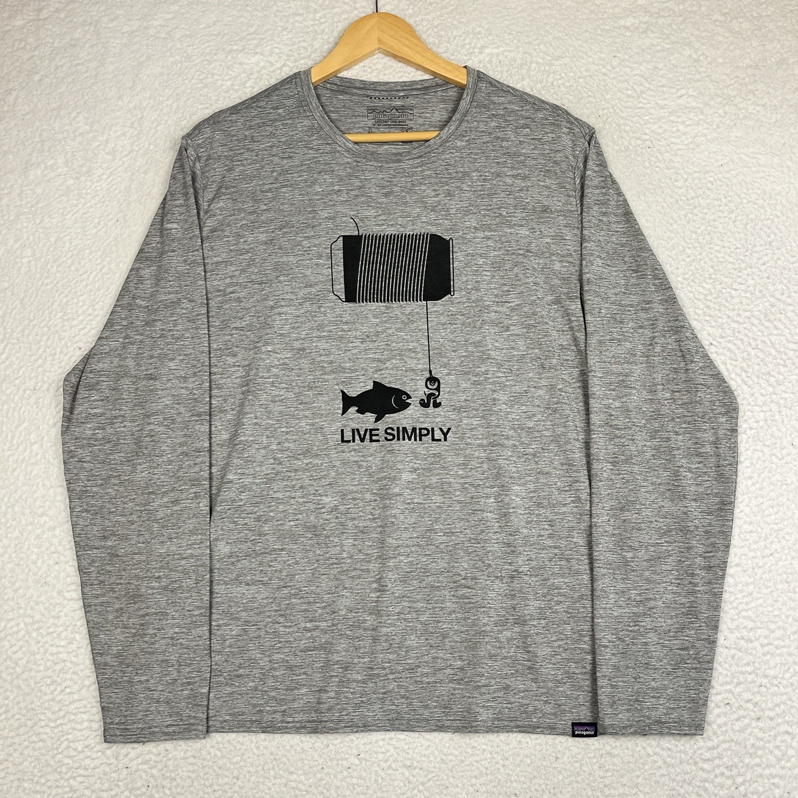Patagonia Capilene Cool Daily Live Simply Fishing Fish Shirt Size Large gallery