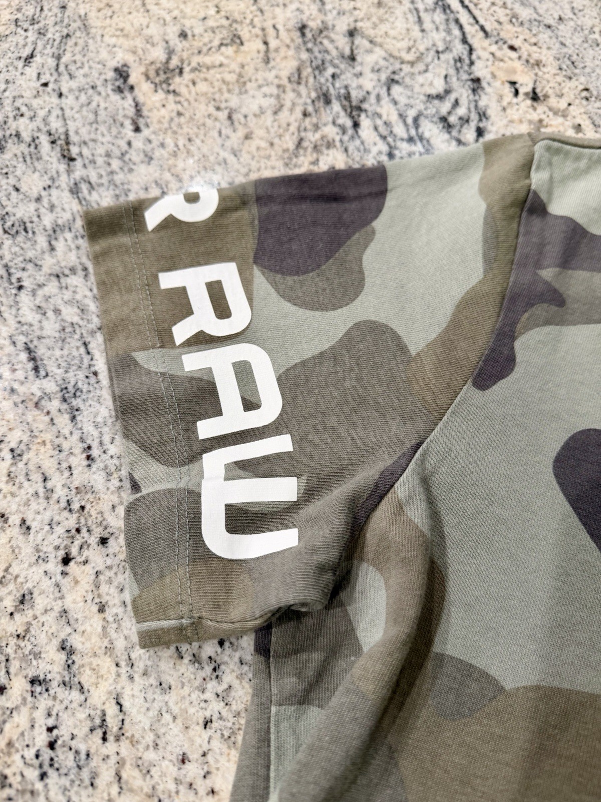 G Star Raw Denim Originals Camo Print T-Shirt Size Medium gallery