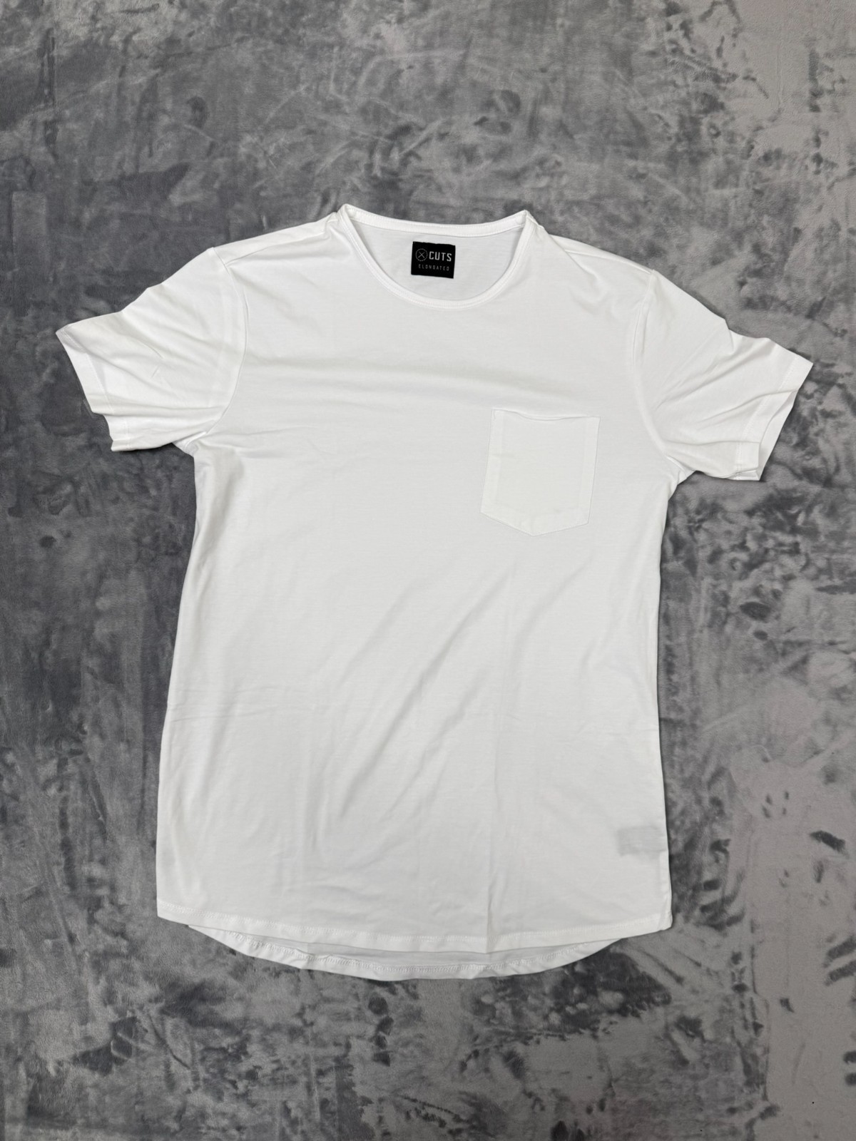 CUTS Clothing Men's Elongated Crew Neck T-Shirt With Pocket NWOT gallery