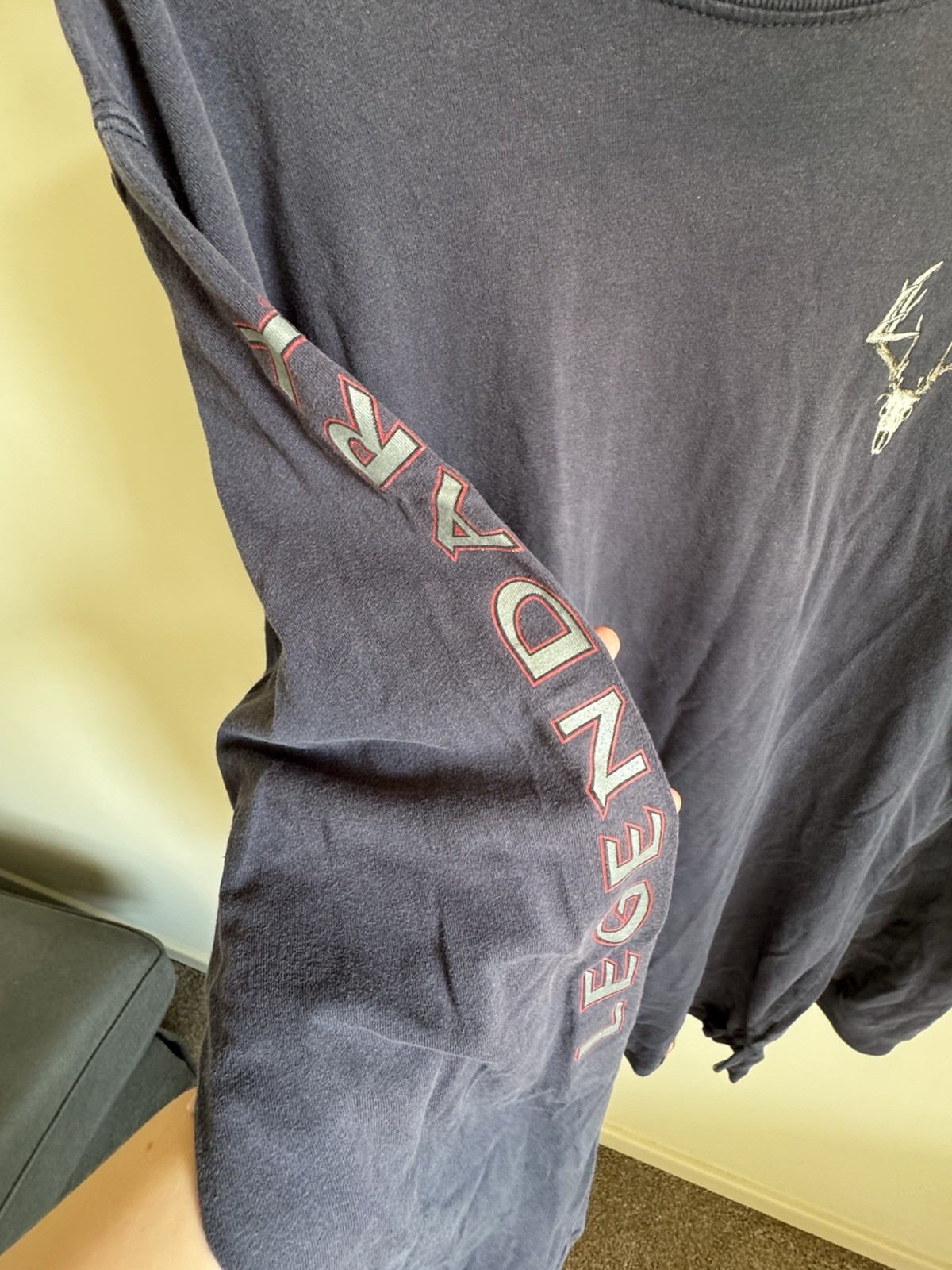 Legendary Whitetails Non-Typical Gray Long Sleeve Deer Skull T-Shirt gallery