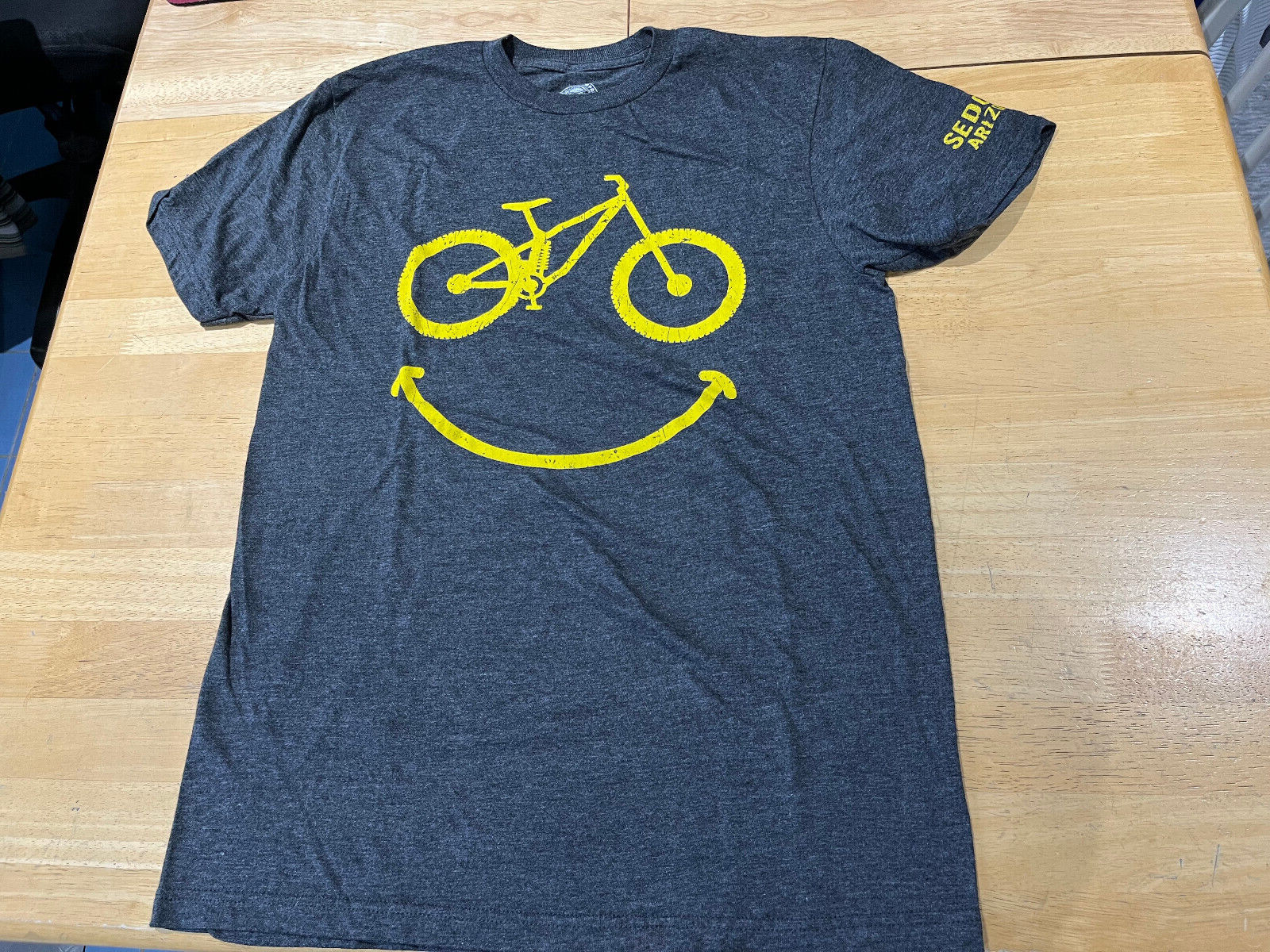 The Duck Company Bicycle Smiley Face Sedona, AZ Graphics GRAY Tshirt Unisex Sz S