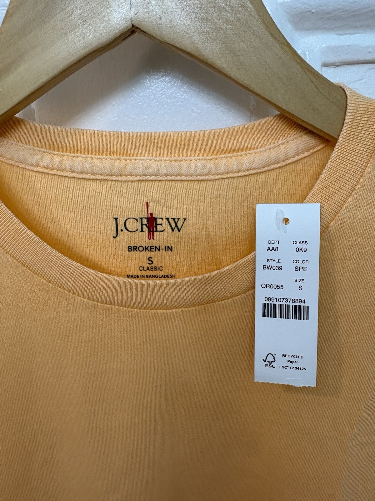 NWT J Crew Retail Men’s Broken In T Shirt Size Small. Classic Fit. Size Small. gallery