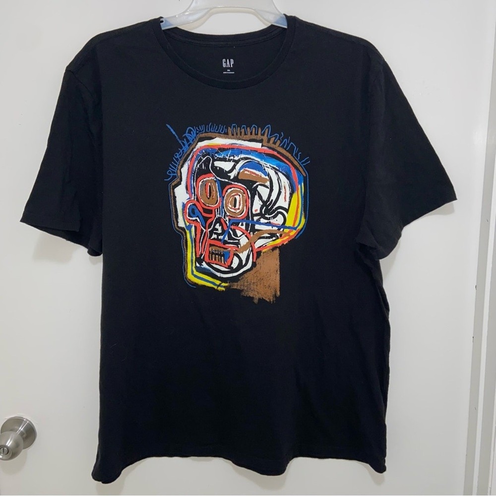 GAP Black Short Sleeve Tee with Artistic Voodoo Skull Graphic