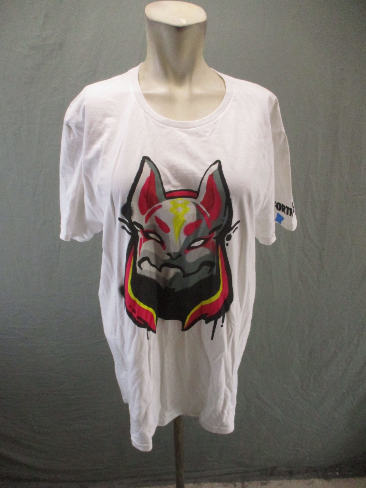 NWT EPIC GAMES Size L Mens White 100% Cotton Crew Neck Short Sleeve T-Shirt 369