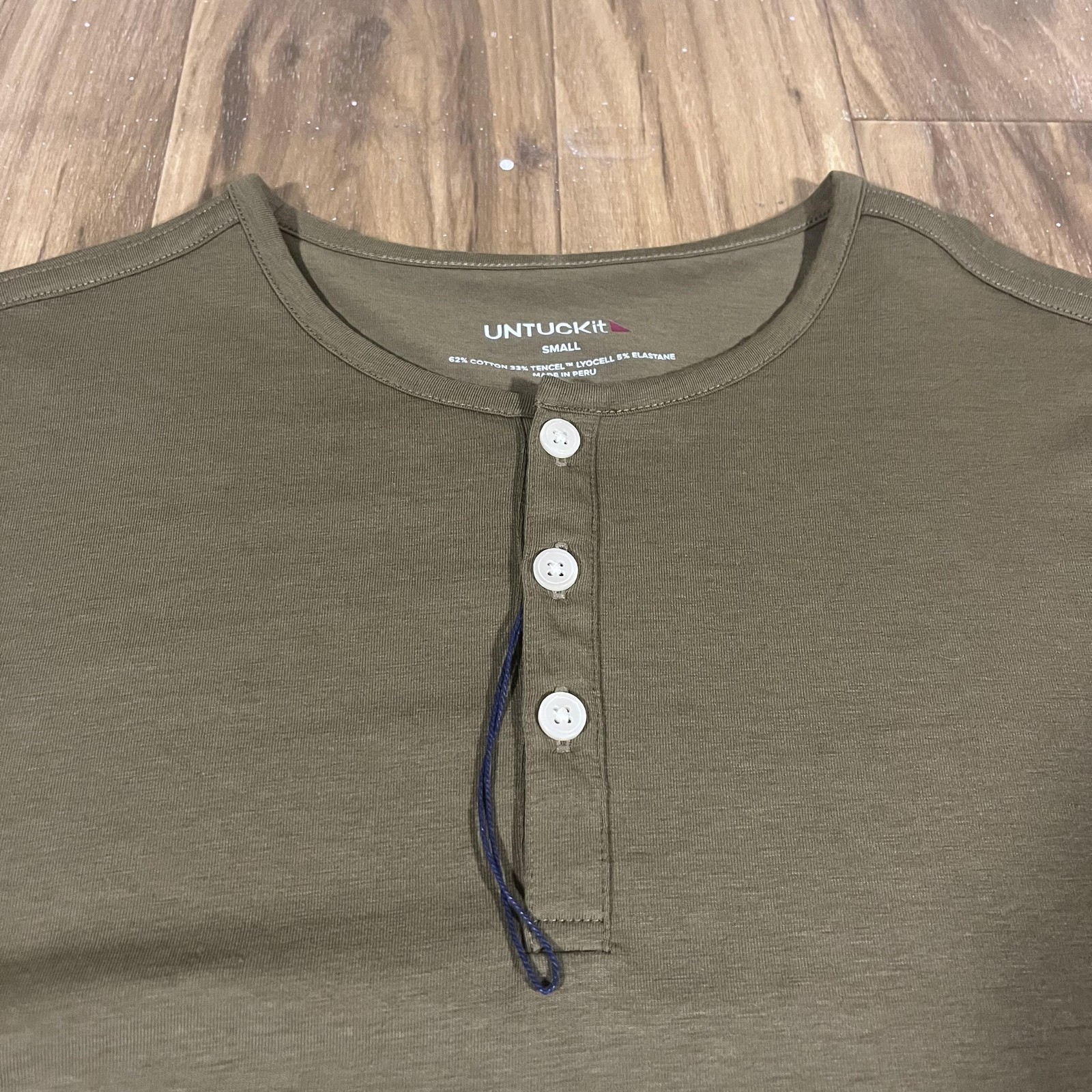 UNTUCKit Shirt Mens Small Green Long Sleeve Henley Stretch Tagless Cotton Blend gallery