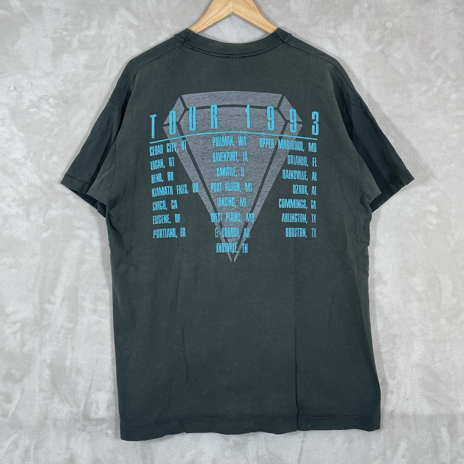 Vtg 90s Faded Black Band Tee Tshirt Diamond Rio 1993 Tour Music Rock Single Sti. gallery