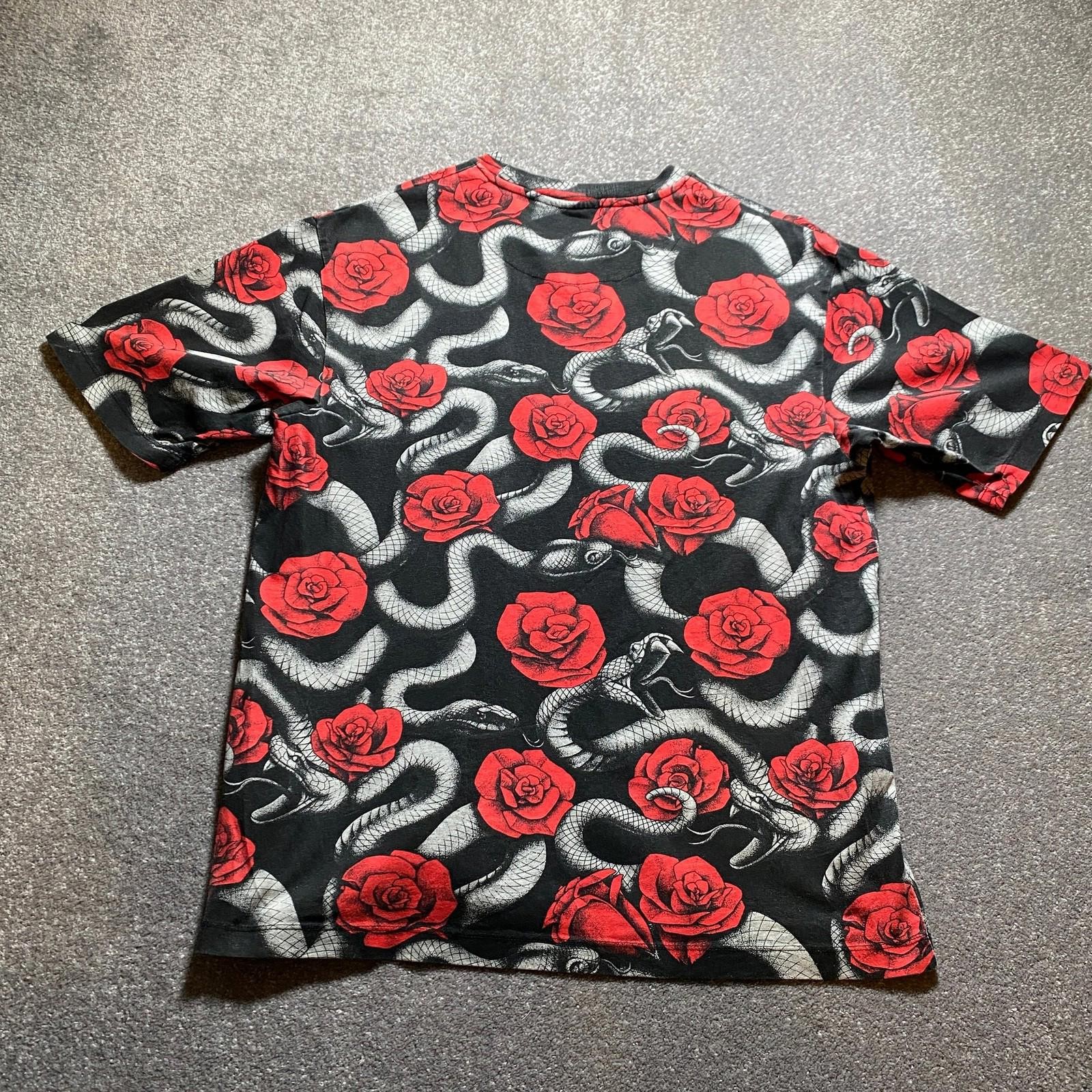 Cropp Men's Large Multicoloured Snake Rose Graphic Print Comfort Fit T-Shirt gallery