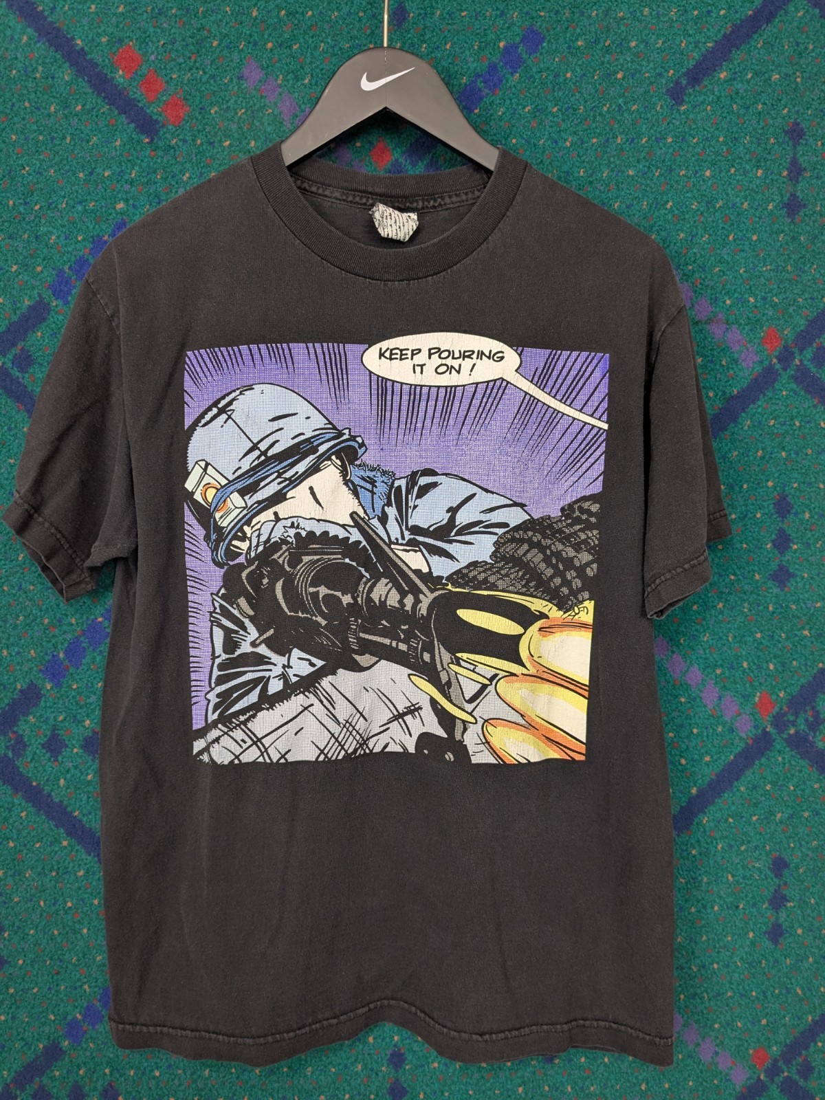 Vintage 2000s Rogue Status The Man Keep Pouring It On T-Shirt Grunge Faded Y2K gallery