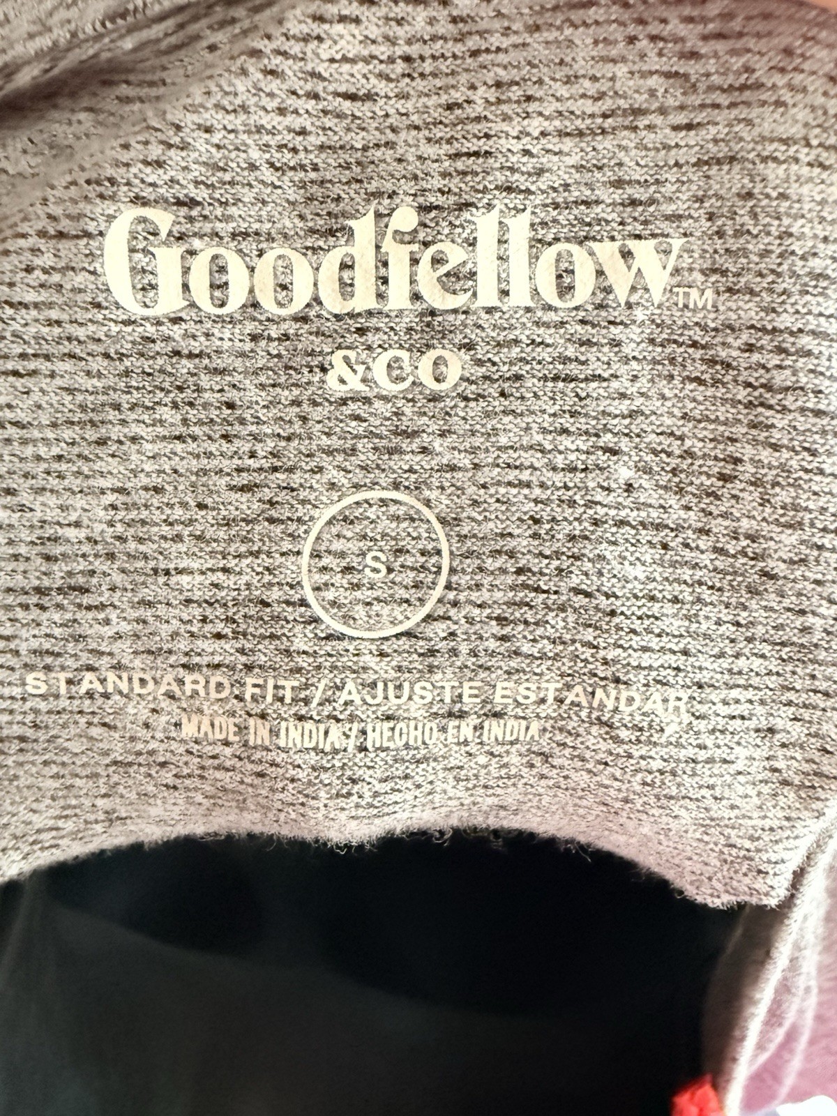 Goodfellow & Co Gray Solid T-Shirt S Short Sleeve V-Neck Standard Fit gallery