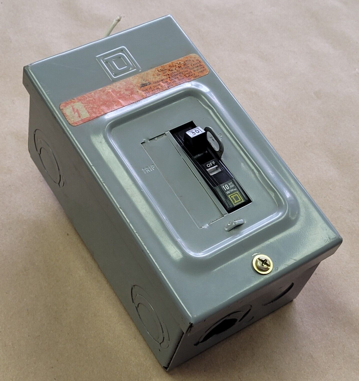 SQUARE D Q0 RT-73 CIRCUIT BREAKER 120/240V 1POLE WITH LOAD CENTER C/N Q02L30S