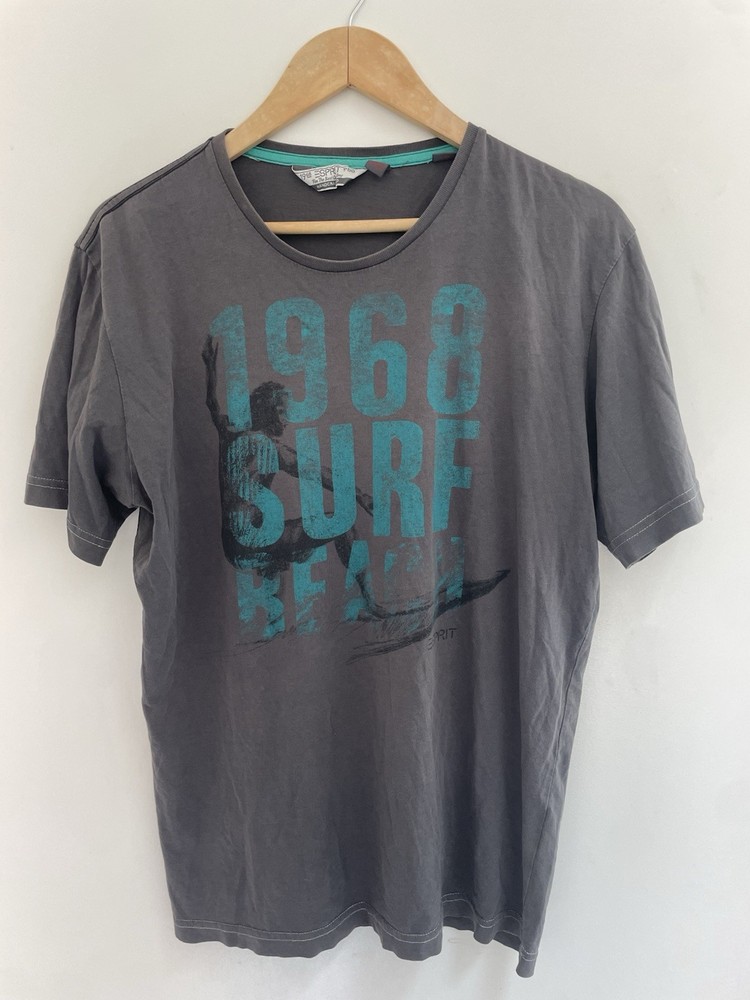 Esprit Men’s Surfer Graphic 100% Cotton Crewneck Short Sleeve Shirt Dark Gray L