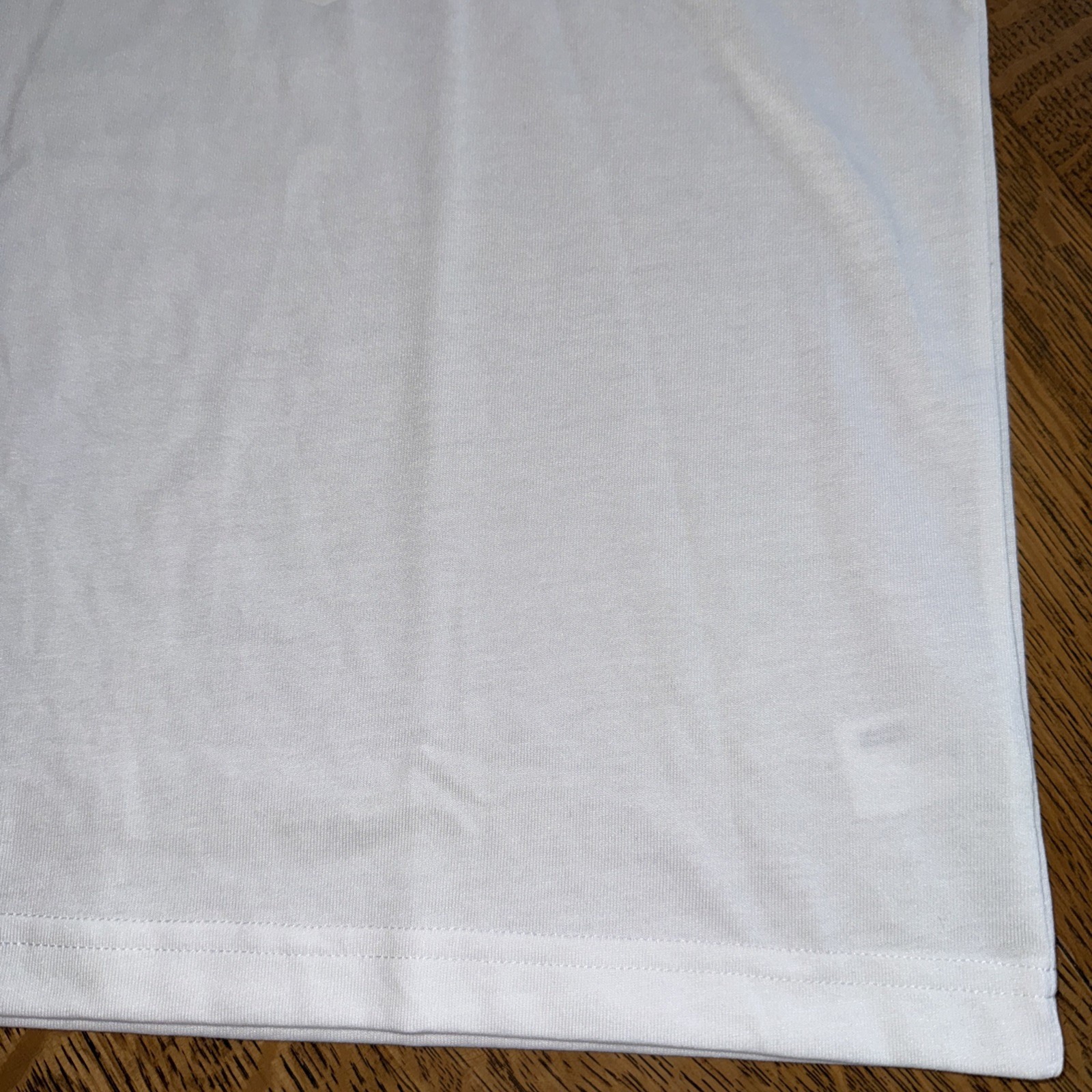 Duluth Trading Co.Men’s 40 Grit L Standard Fit Untucked Length White T-Shirt New gallery