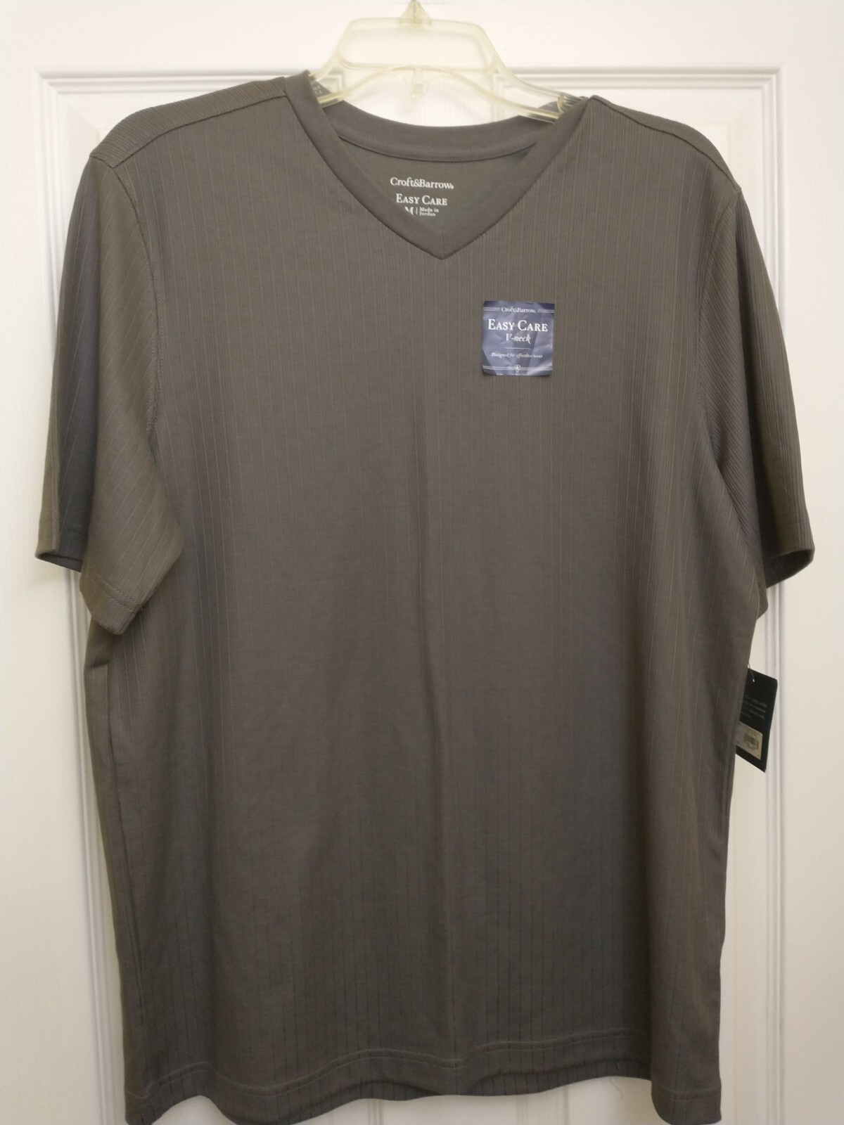 Croft & Barrow Easy Care V-Neck Shirt Men's Medium Gray Short Sleeve gallery