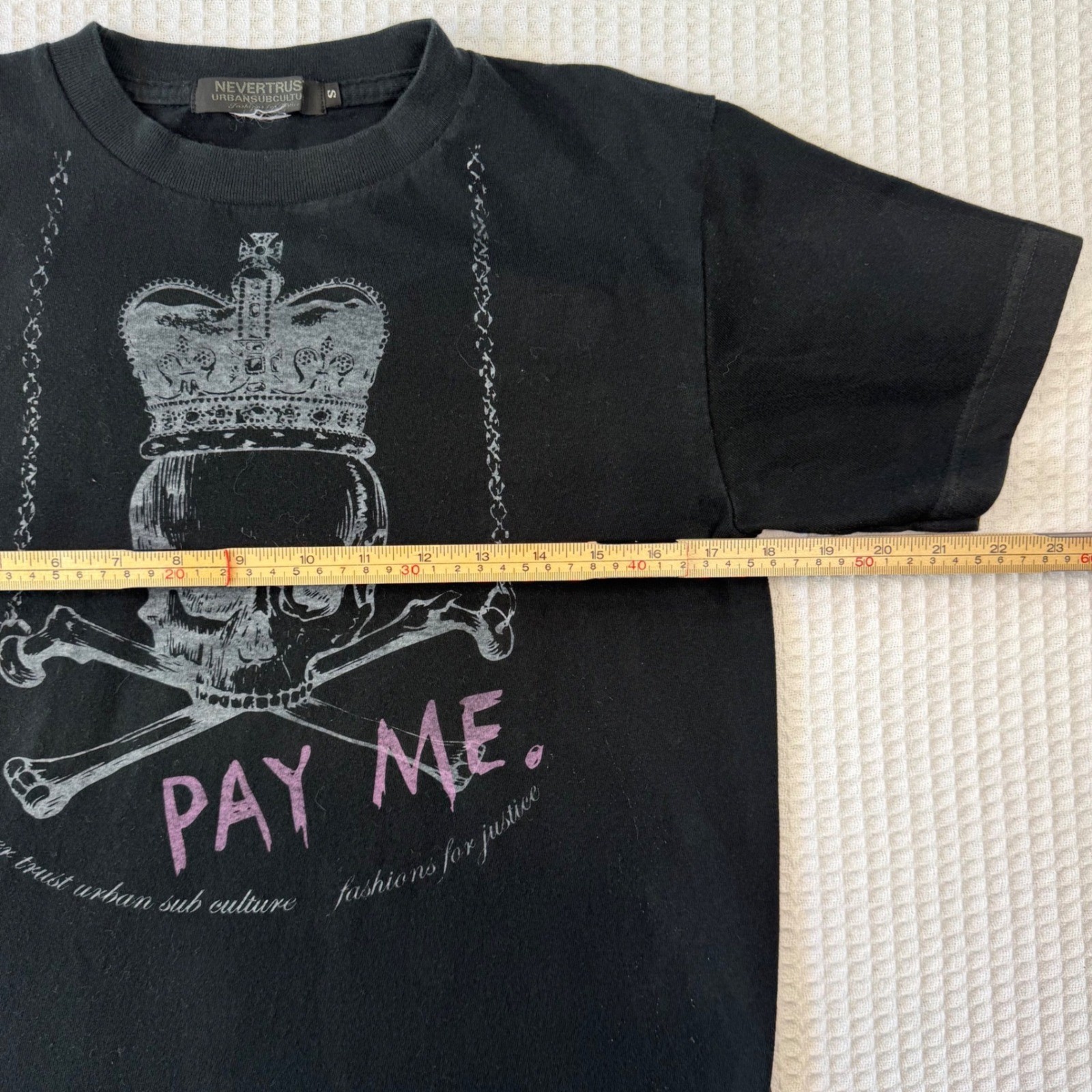 Nevertrust Urban Subculture Skull Crown Pay Me Graphic T-Shirt Black Small gallery