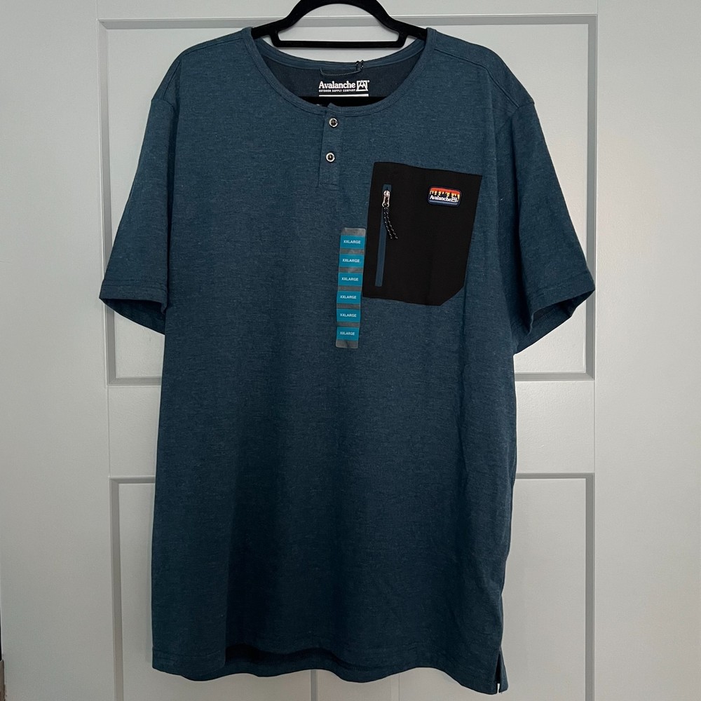 Men’s XXL Avalanche Henley Tee Blue Short Sleeve Zipper Pocket Outdoor Shirt