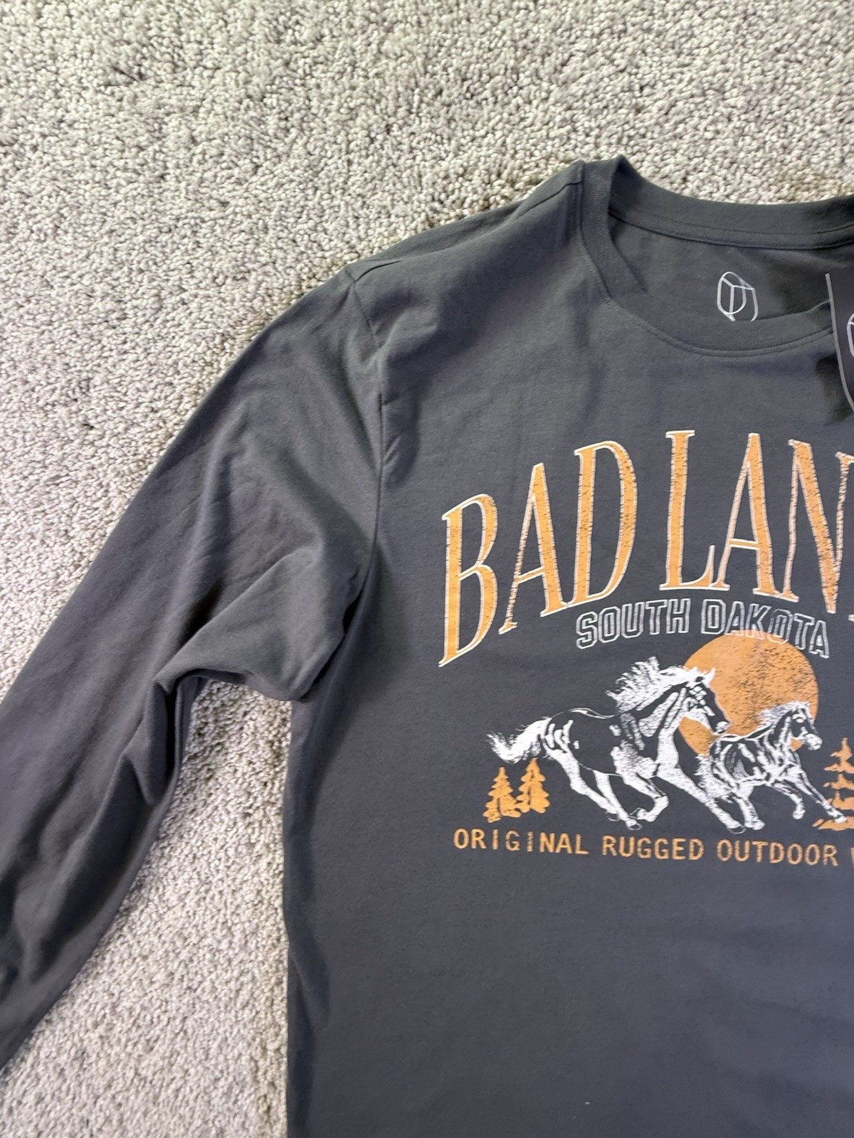 NWT Original Use Men's Bad Lands South Dakota Long Sleeve T-Shirt Grey Medium gallery