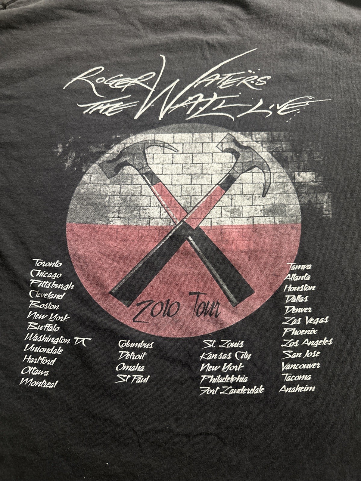 Vintage Pink Floyd T-Shirt Roger Waters Live 2010 Tour Rare Size Large gallery