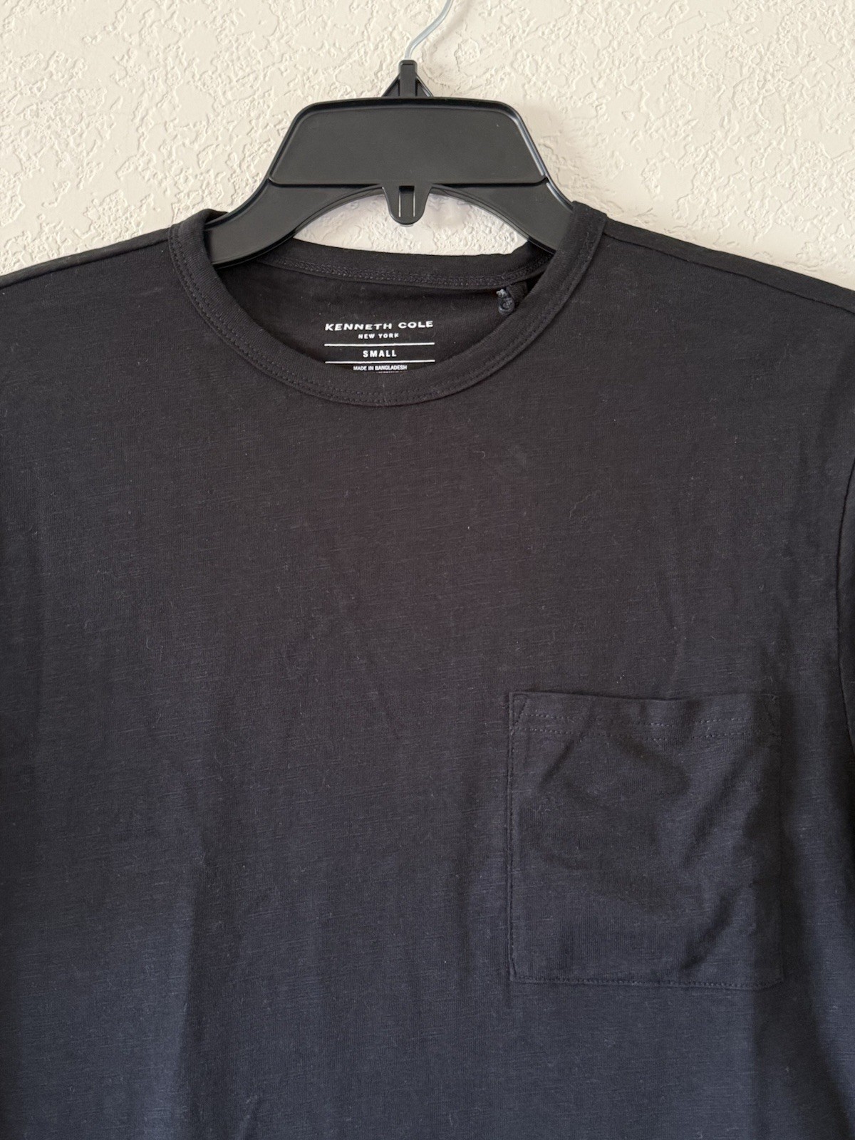 Kenneth Cole Small Black Classic Knit Pocket T-Shirt Super Soft 100% Cotton gallery