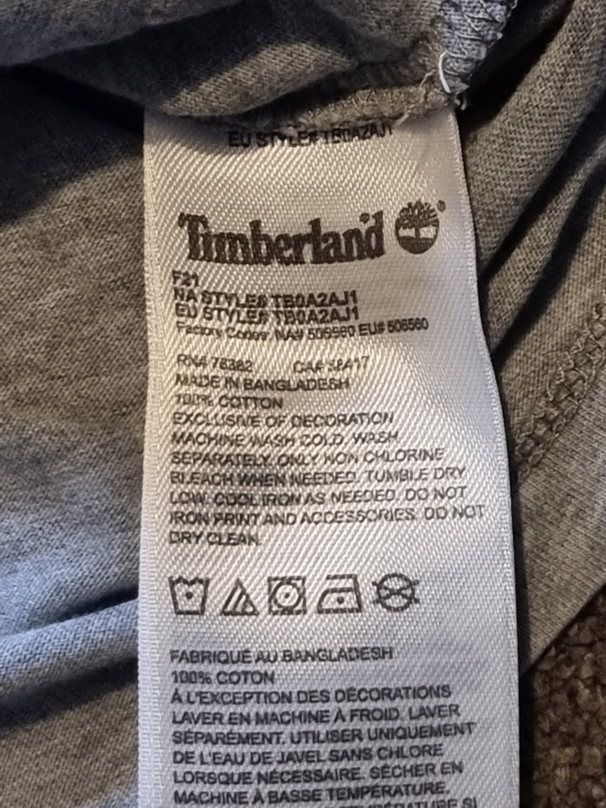 Timberland T-Shirt Mens XL Grey Short Sleeve Graphic Tee TB0A2AJ1 24 Inch P2P gallery