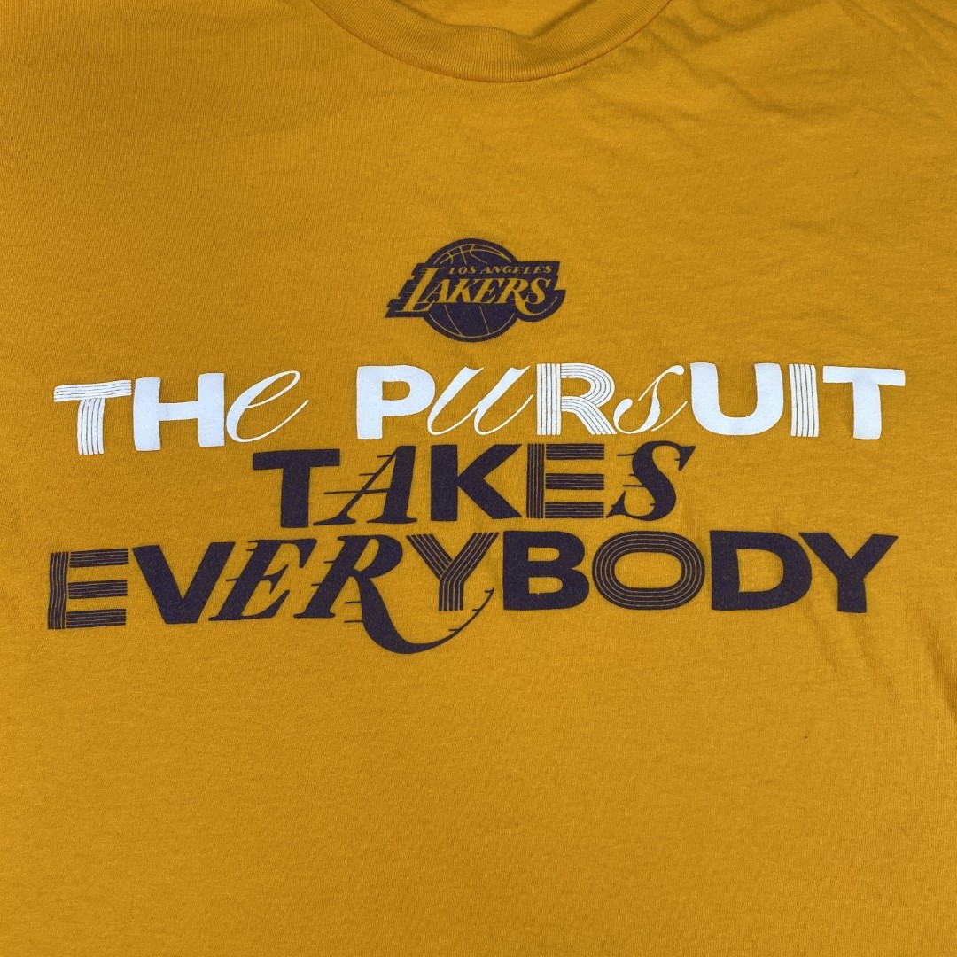 NBA Lakers Graphic Tee Men's Yellow The Pursuit Takes Everybody Cotton gallery