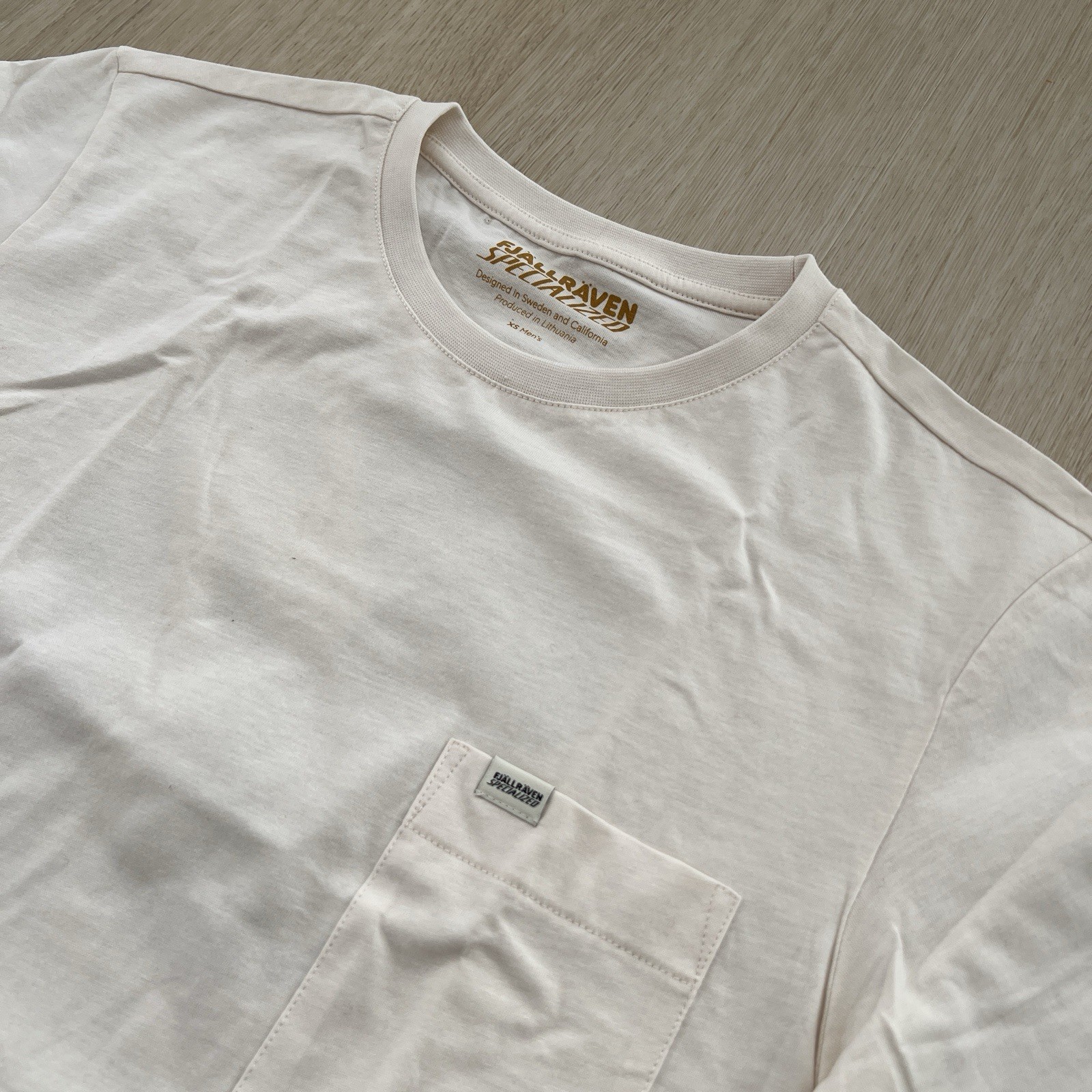 Fjallraven X Specialized Eggshell Off White Pocket T-Shirt Men’s XS Zip Pocket gallery