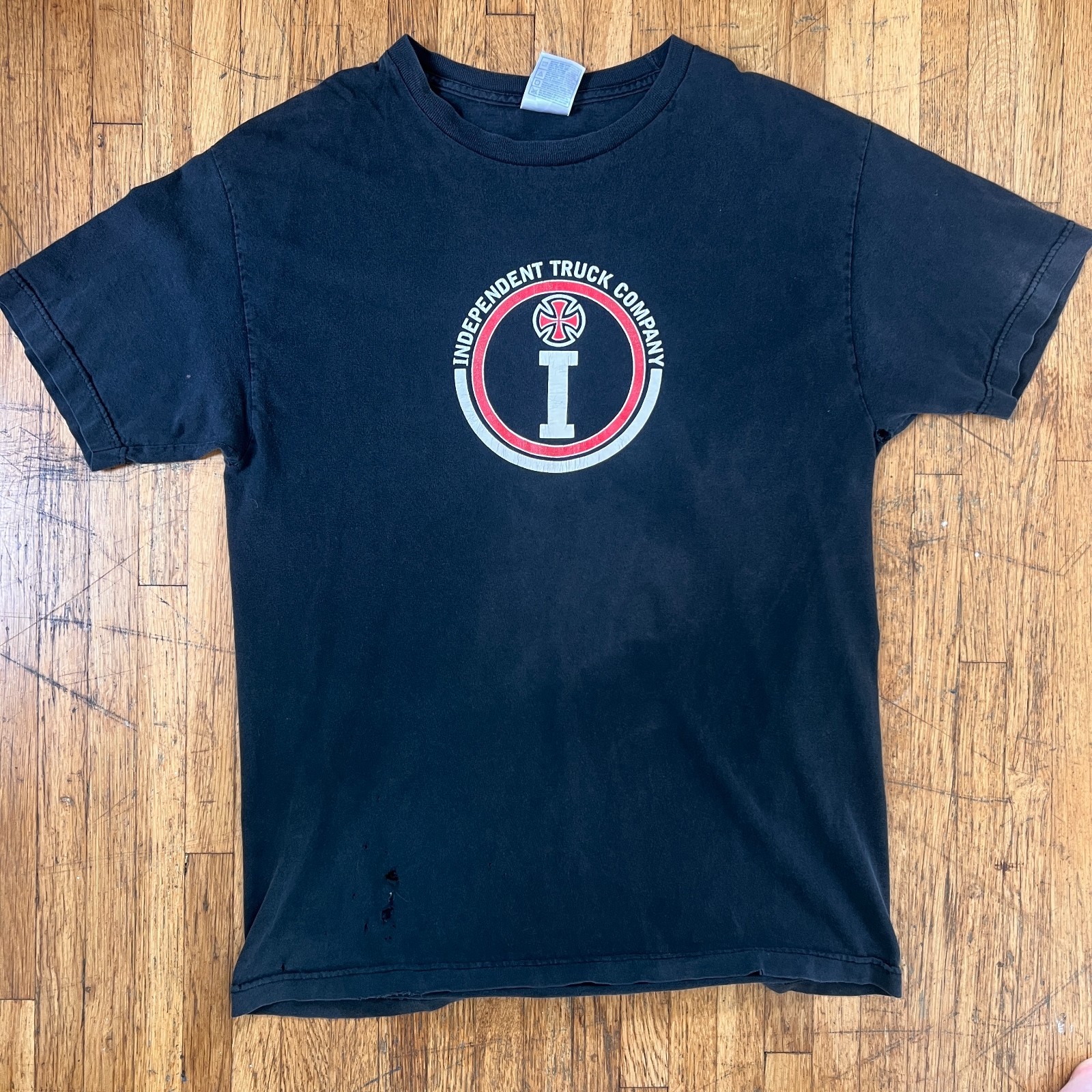 VINTAGE EARLY 2000s INDEPENDENT TRUCK CO. SKATE TEE — THRASHED size large