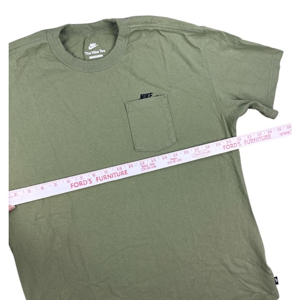 Nike Sportswear Premium Essentials Pocket T-Shirt Men's Green Loose Fit Medium gallery