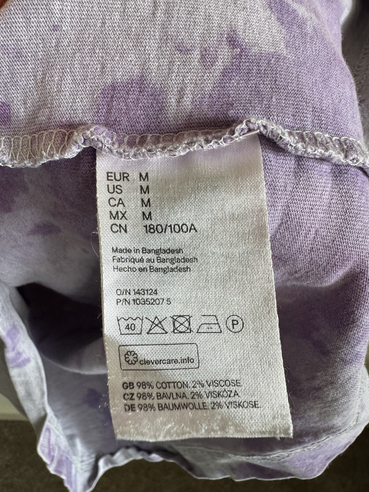 H&M Purple Tie-Dye T-Shirt, Size Medium gallery