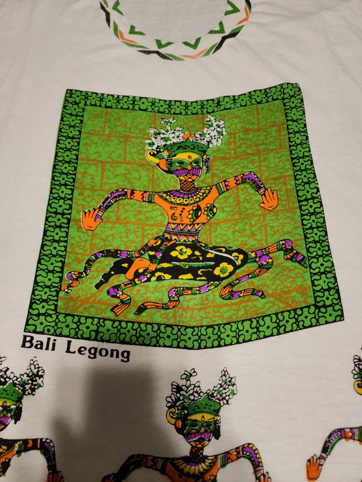 Borobudur Bali Legong Indonesia Aztec Souvenir Tshirt Size XL NWOT gallery