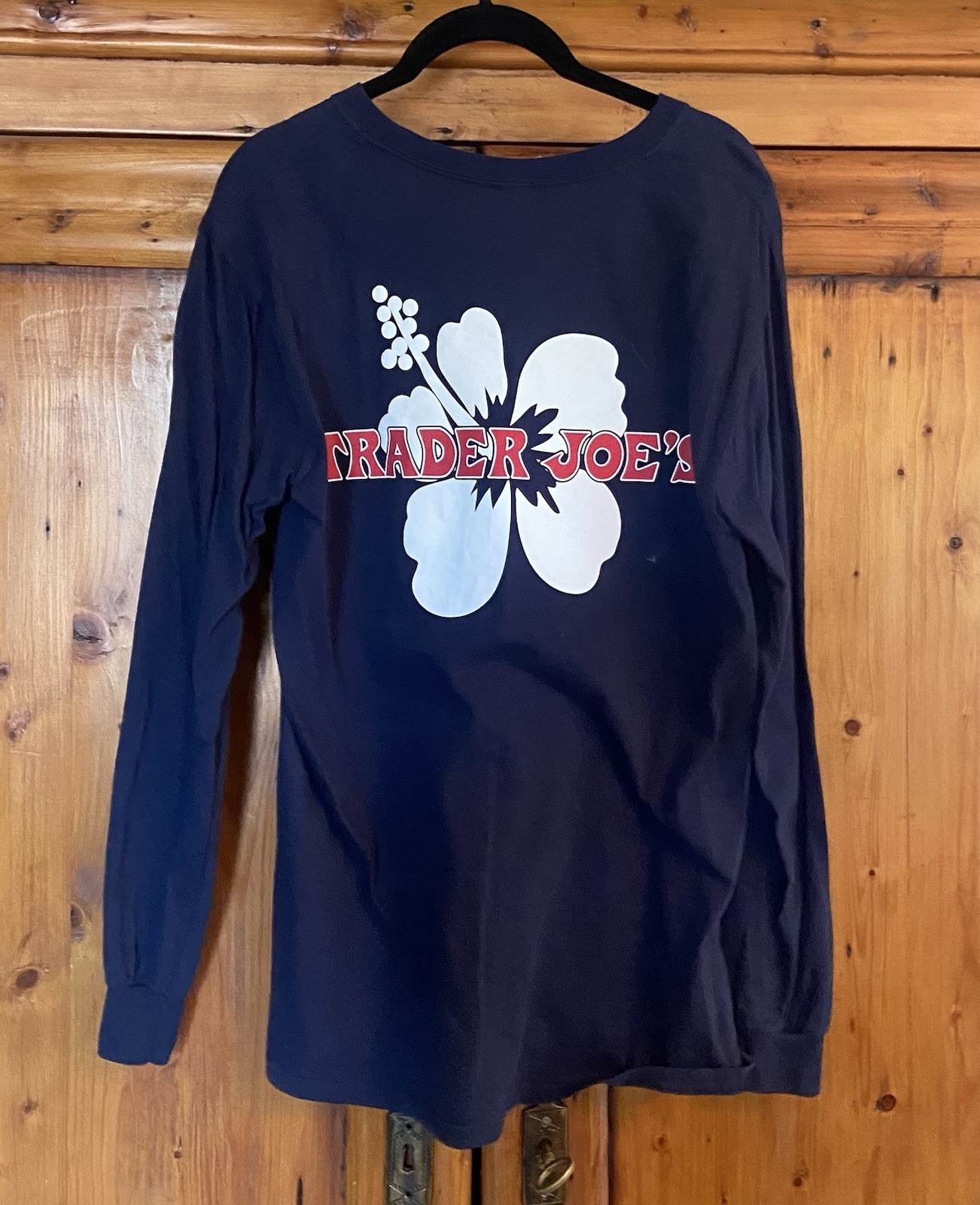 Trader Joe’s Crew Shirt Hibiscus Flower Logo Employee Unisex Medium gallery