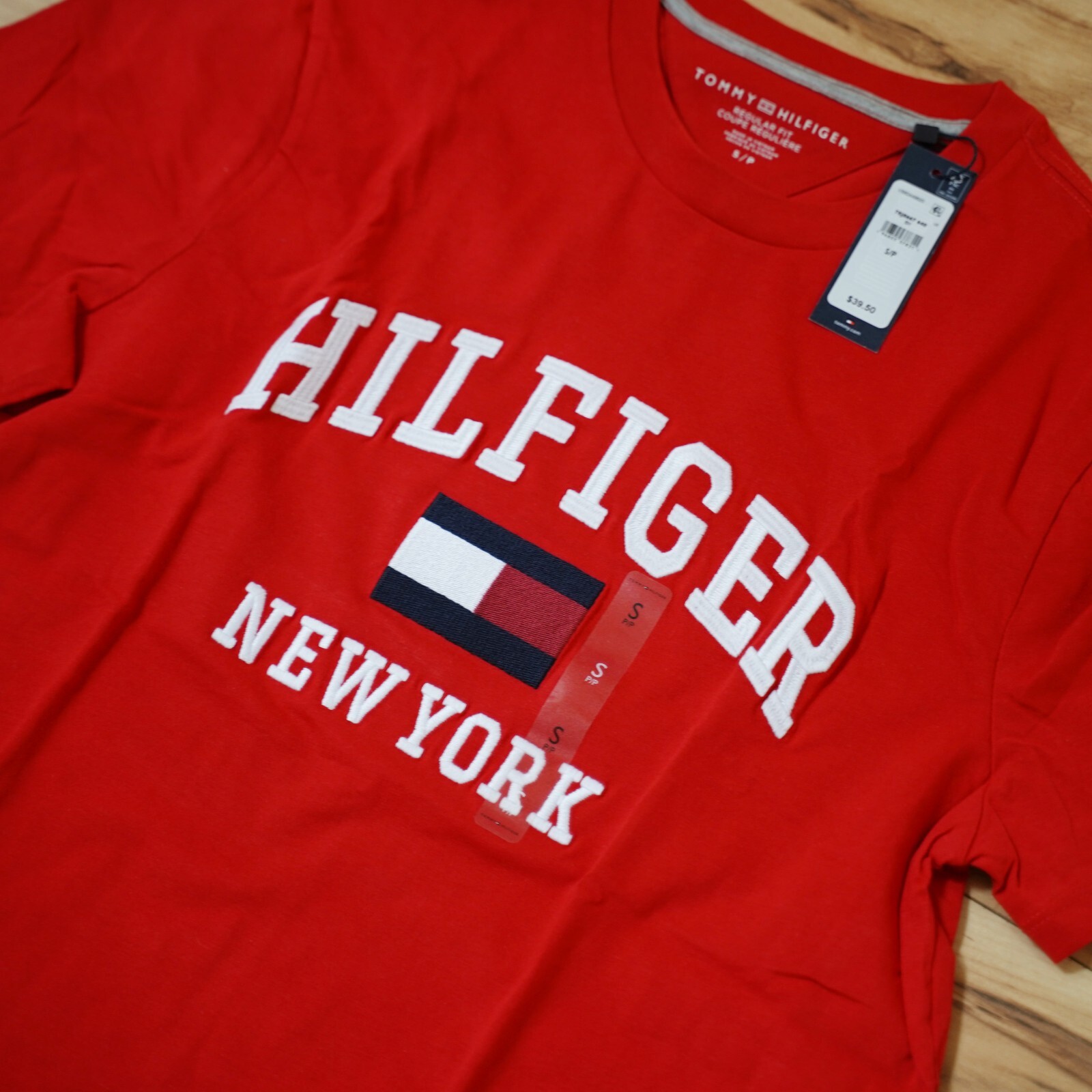 Tommy Hilfiger modern varsity logo cotton t-shirt New York embroidery LOGO gallery