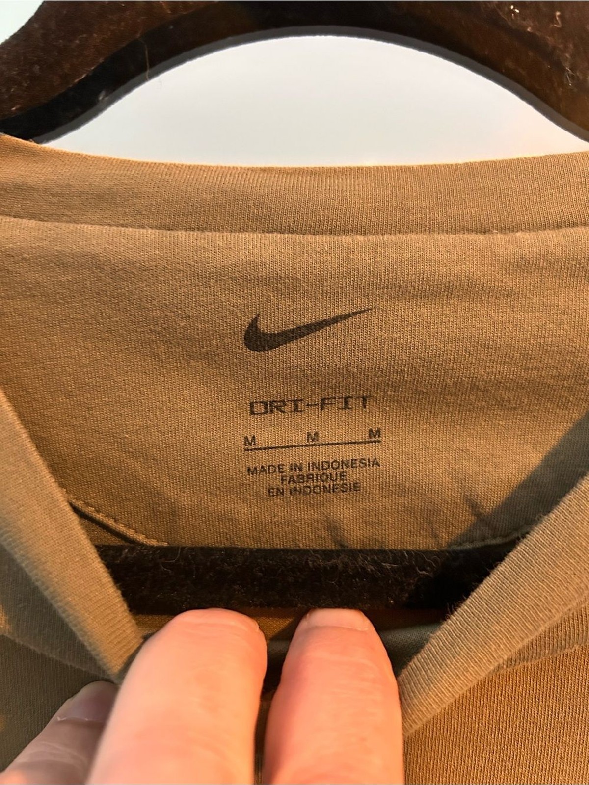 Nike Men's Olive Dri-fit Green Short-Sleeve Crew Tee gallery