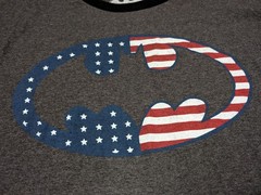 DC Comics Batman Logo/American Flag Men’s Mashup Short Sleeve Tee Size L