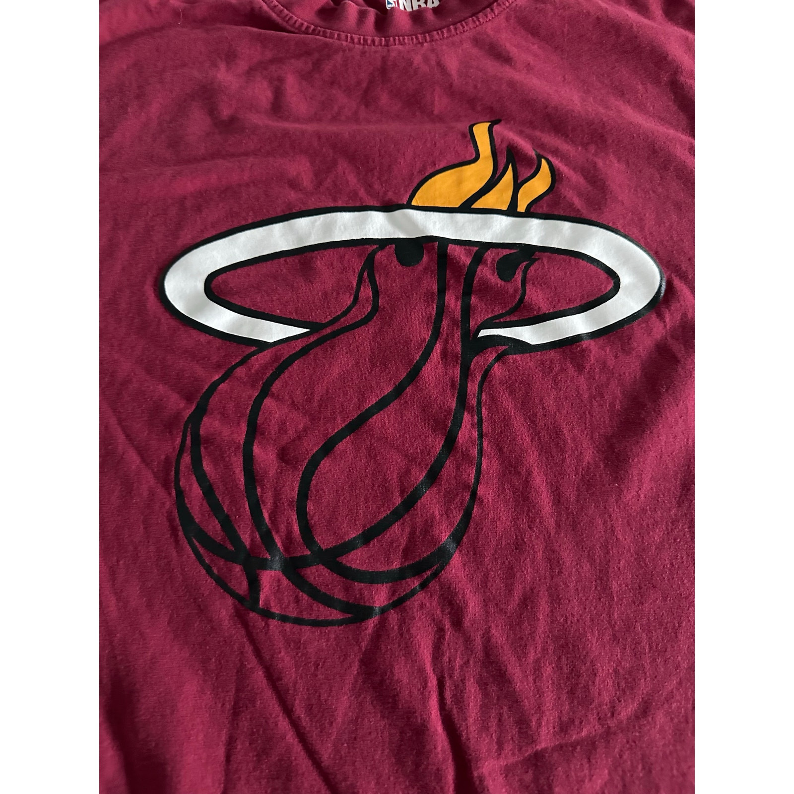 NBA Miami Heat Big Logo Red Long Sleeve Crew Neck w/ Basketball Spelled Out XL gallery