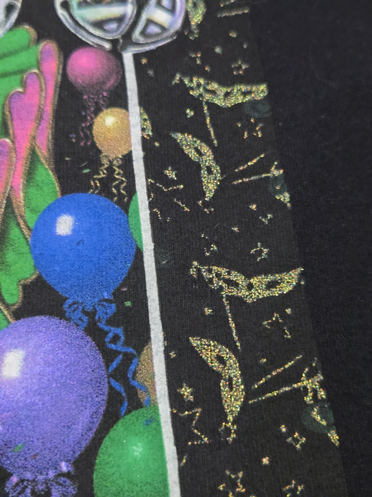 Vintage 90s 1999 New Orleans Masks Tshirt Andrea Mistretta medium Mardi Gras vtg gallery
