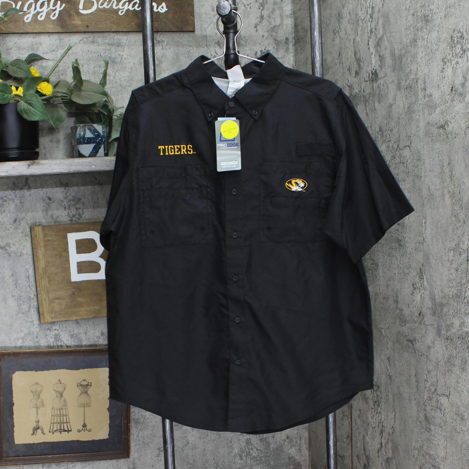 Pro Edge Mens Missouri Tigers Button Up Short Sleeve Mesh Lined Shirt S M L gallery