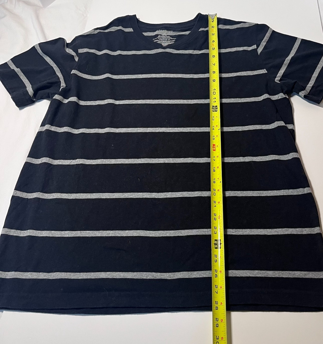 No Boundaries Striped T Shirt Men's Large 42/44 Black with Gray Stripes gallery