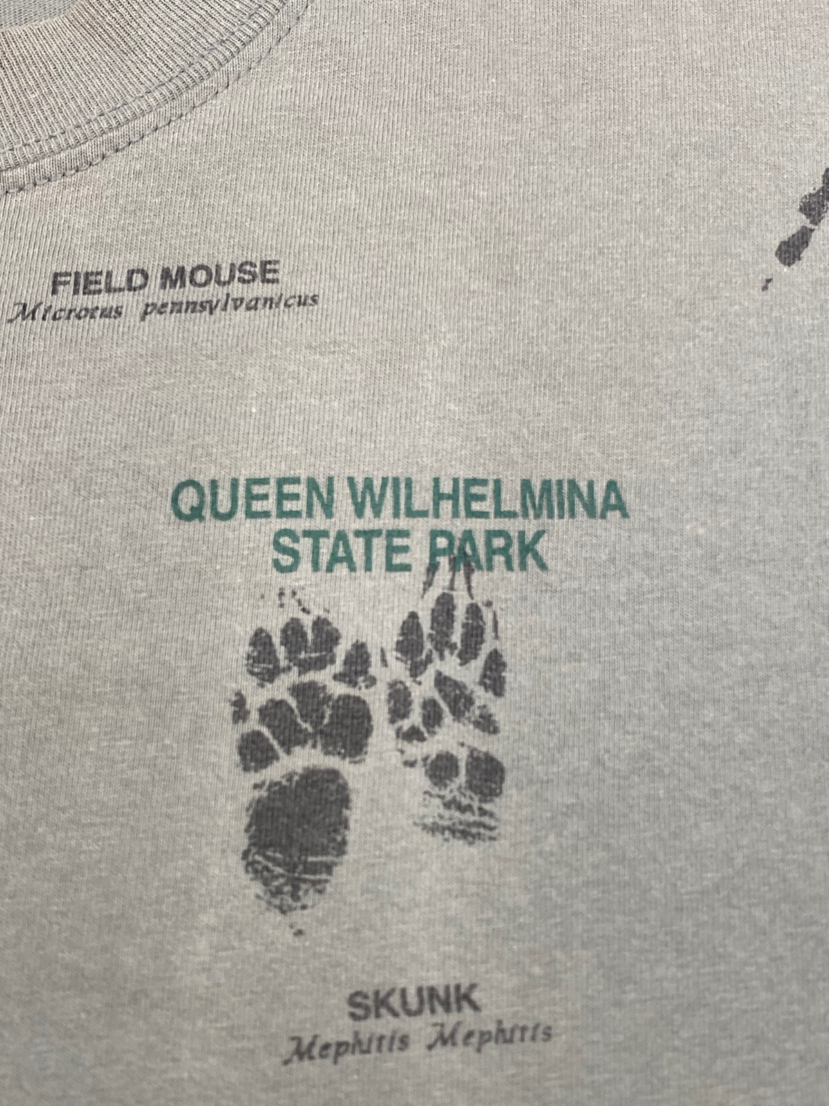 90s Animal Foot Prints Shirt Men Sz Large AOP Queen Helmina Park Double Nature gallery