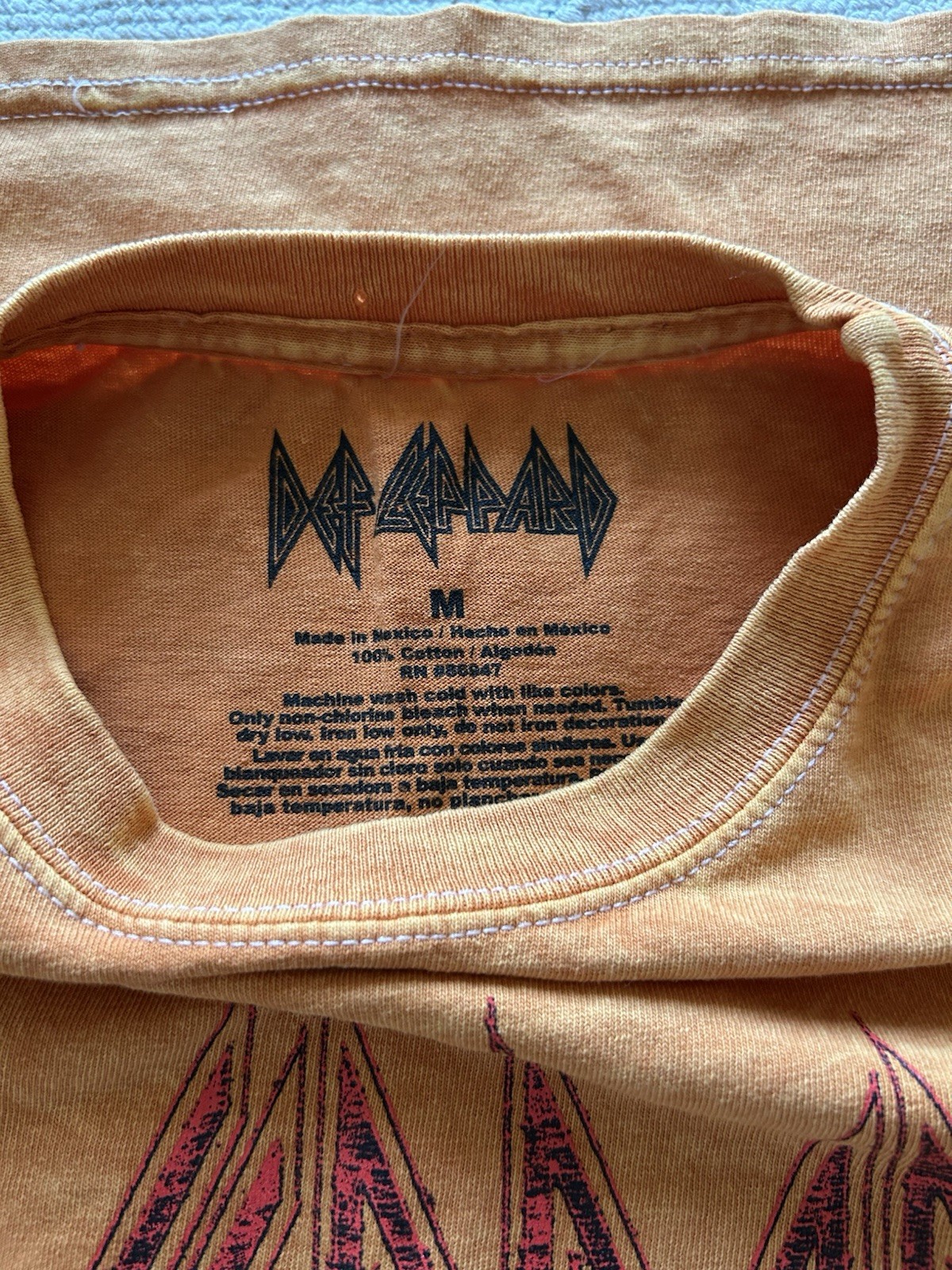 Def Leppard T Shirt “Diamond Star Halo” Artwork. Size Medium gallery