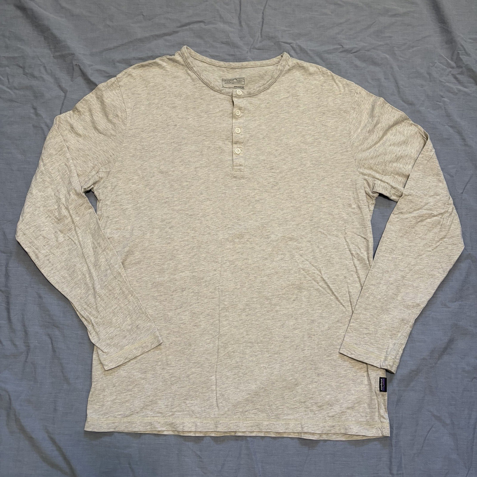 Patagonia Shirt Mens Large Beige Long Sleeve Daily Henley Organic Cotton Hiking gallery