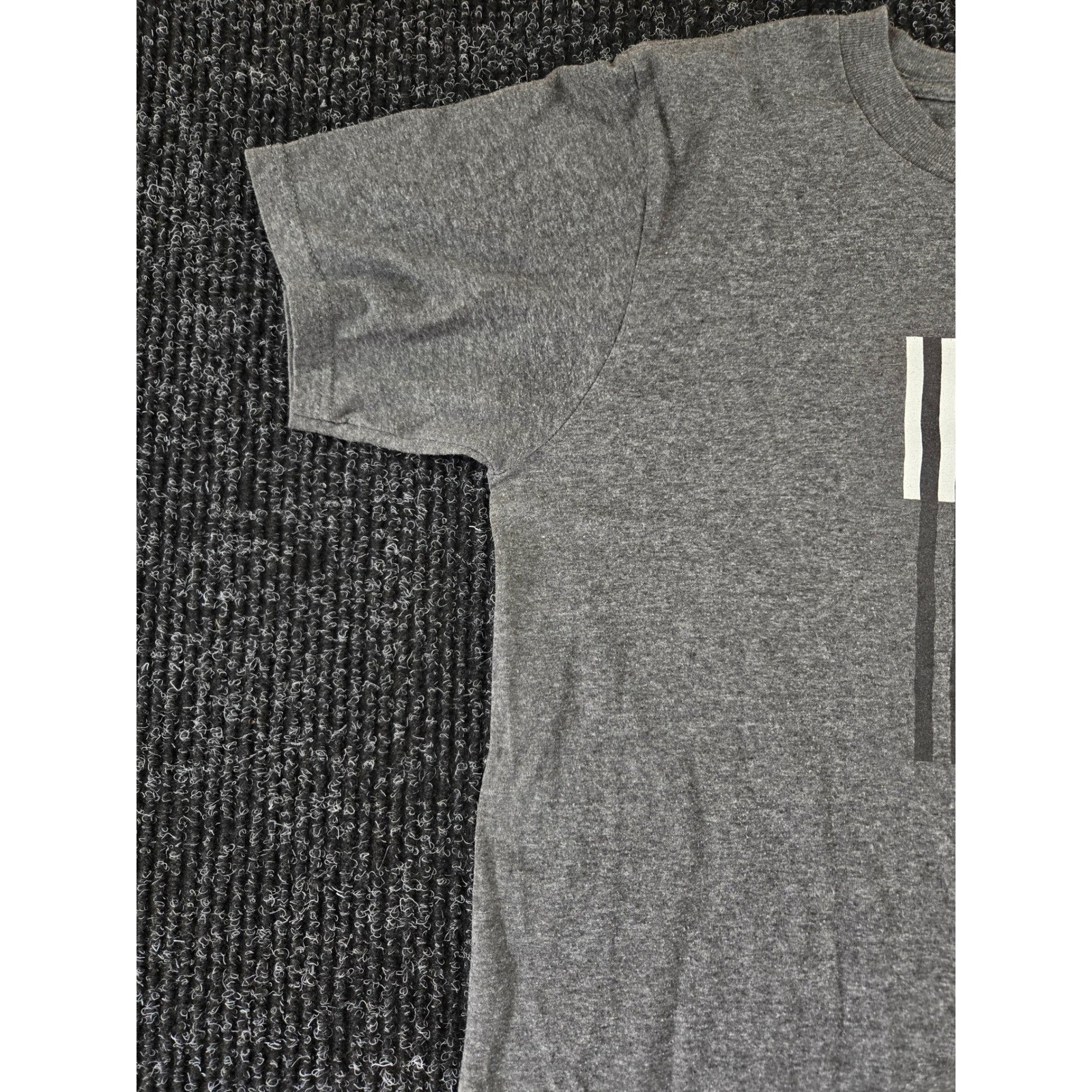 Adidas Mens The Go-To Tee Heather Grey Vertical Flag Graphic T-Shirt Small S/P gallery